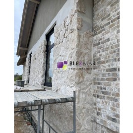 Trwała podmurówka z jasnego kamienia Bokara – odporna na warunki atmosferyczne elewacja