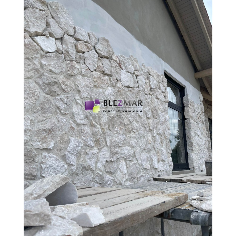 Mrozoodporny kamień elewacyjny Bokara Rock Face – naturalna ochrona ścian budynku Mrozoodporny kamień elewacyjny Bokara Rock Face – naturalna ochrona ścian budynku