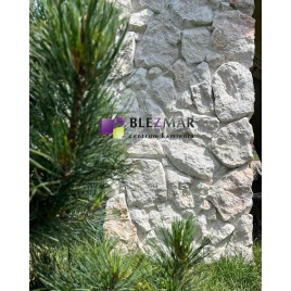 Dzikówka fasadowa kamień Bokara - kremowy kamień  elewacyjny dekoracyjny rock face